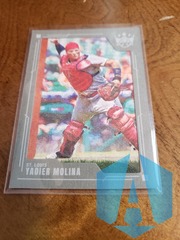 2022 Panini Diamond Kings Short Print Gray Frame Yadier Molina #113