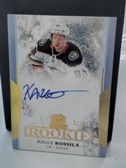 2017-18 UD The Cup Gold Spectrum Foil 01/36 Kalle Kossila #139 Rookie Auto RC