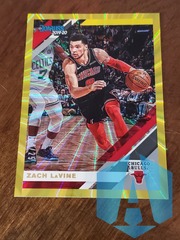 2019-20 Donruss Zach LaVine #33 Yellow Holo Foil 04/25 Chicago Bulls