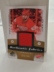 2010-11 SPGU Authentic Fabrics #AF-HZ Henrik Zetterberg Jerseys 079/100 Gold