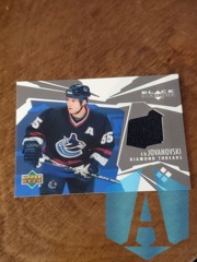 2003-04 Upper Deck Black Diamond Threads Ed Jovanovski #DT-EJ
