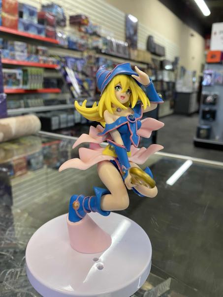 Dark Magician Girl Statue