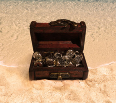 12mm 16d6 Radiant: Silver w/Box Treasure Chest Dice