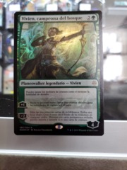 Vivien, Champion of the Wilds - Spanish FOIL - War of the Spark NM