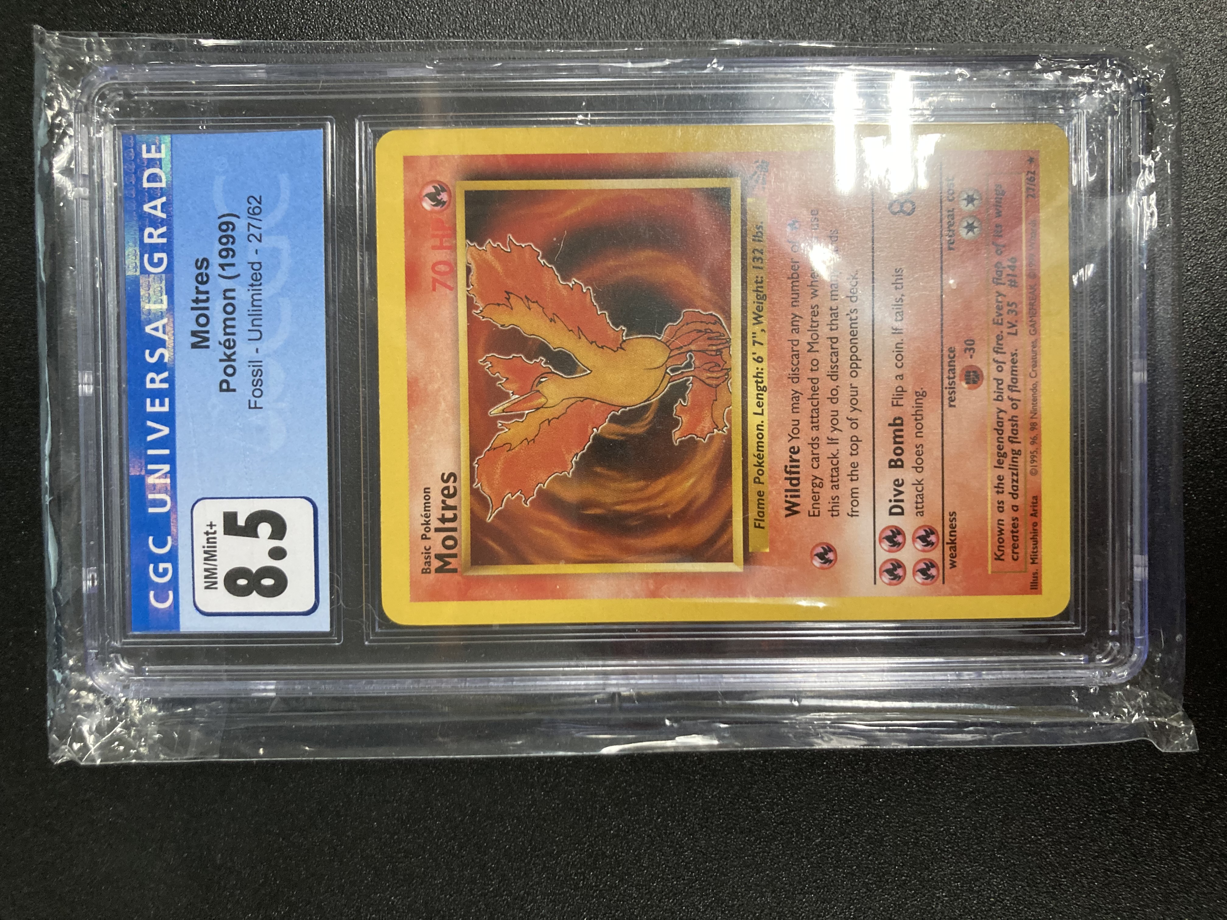 Moltres 27 Fossil CGC Grade 8.5