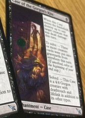 Case of the Gorgon's Kiss (b) - (green cloth)