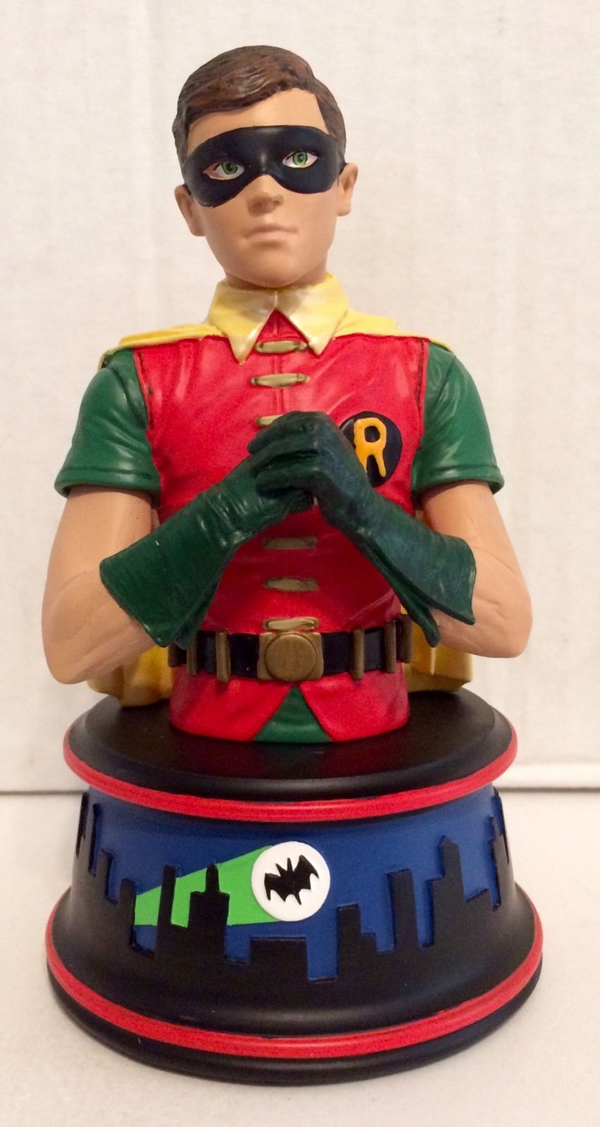 Classic Robin Bust
