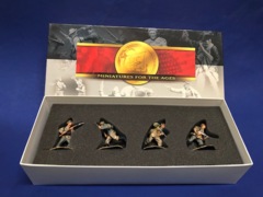 Conte WWII-031 German WAFFEN SS CHARGING (4 Figure Set) MIB