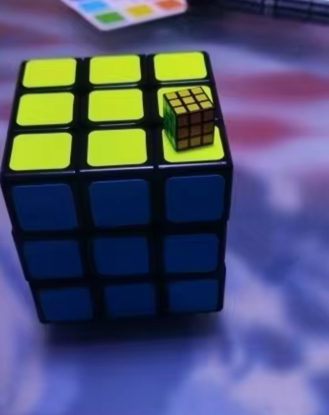 World’s Smallest Rubik’s Cube10mm / 0.4” Cube Lab