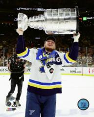 Robert Thomas with the Stanley Cup - Top Loaded 8x10 Photo