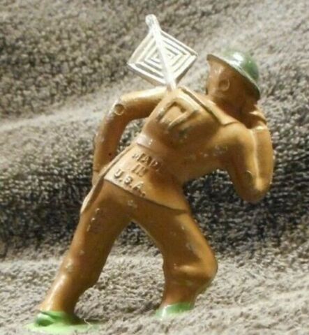 Soldier w/ Field Phone Barclay 782 Lead Soldier