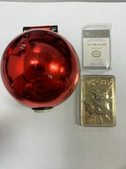 Pokémon Pikachu 23k Gold Plated Trading Card & Pokeball Burger King (Loose)
