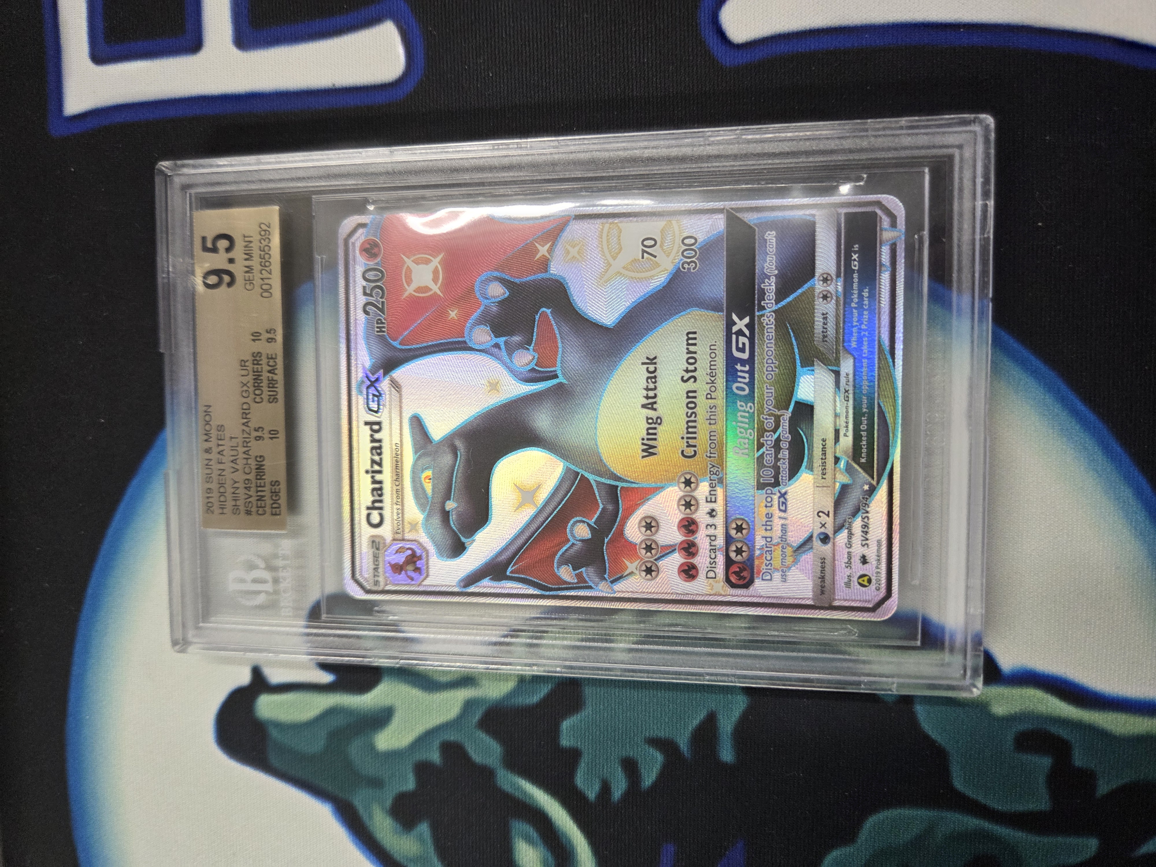 Beckett  9.5 - Charizard GX - Hidden Fates Shiny Vault