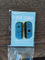 Clover Studio - Blue Joycon Controller Set - Glitter Enamel Pin