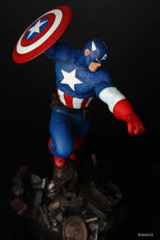 Statue Captain America Action Version