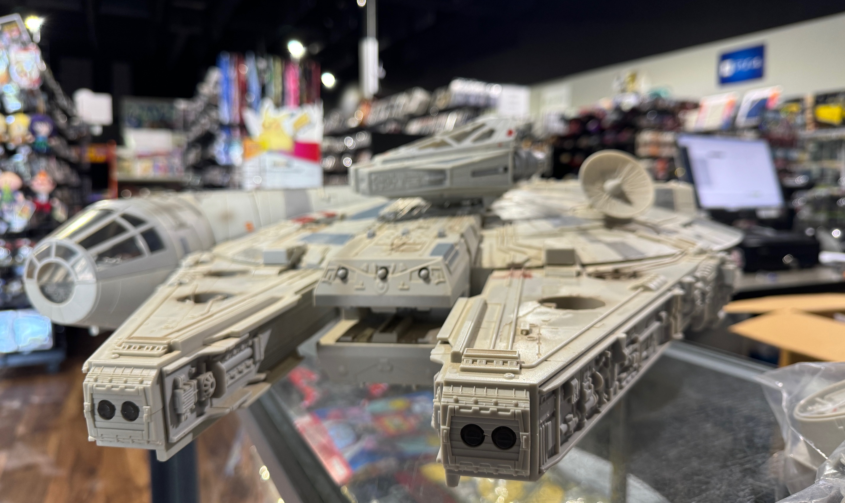 Star Wars Legacy Collection Millenium Falcon