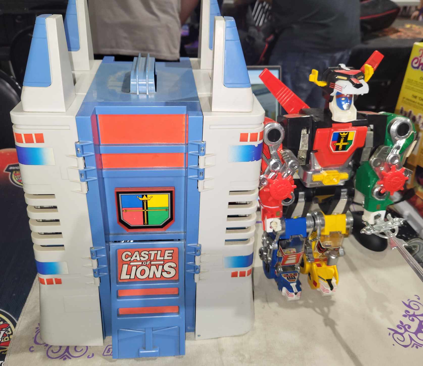 Go Lion Playset with Voltron