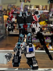 Demon Knight Defensor Combiner Wars Complete