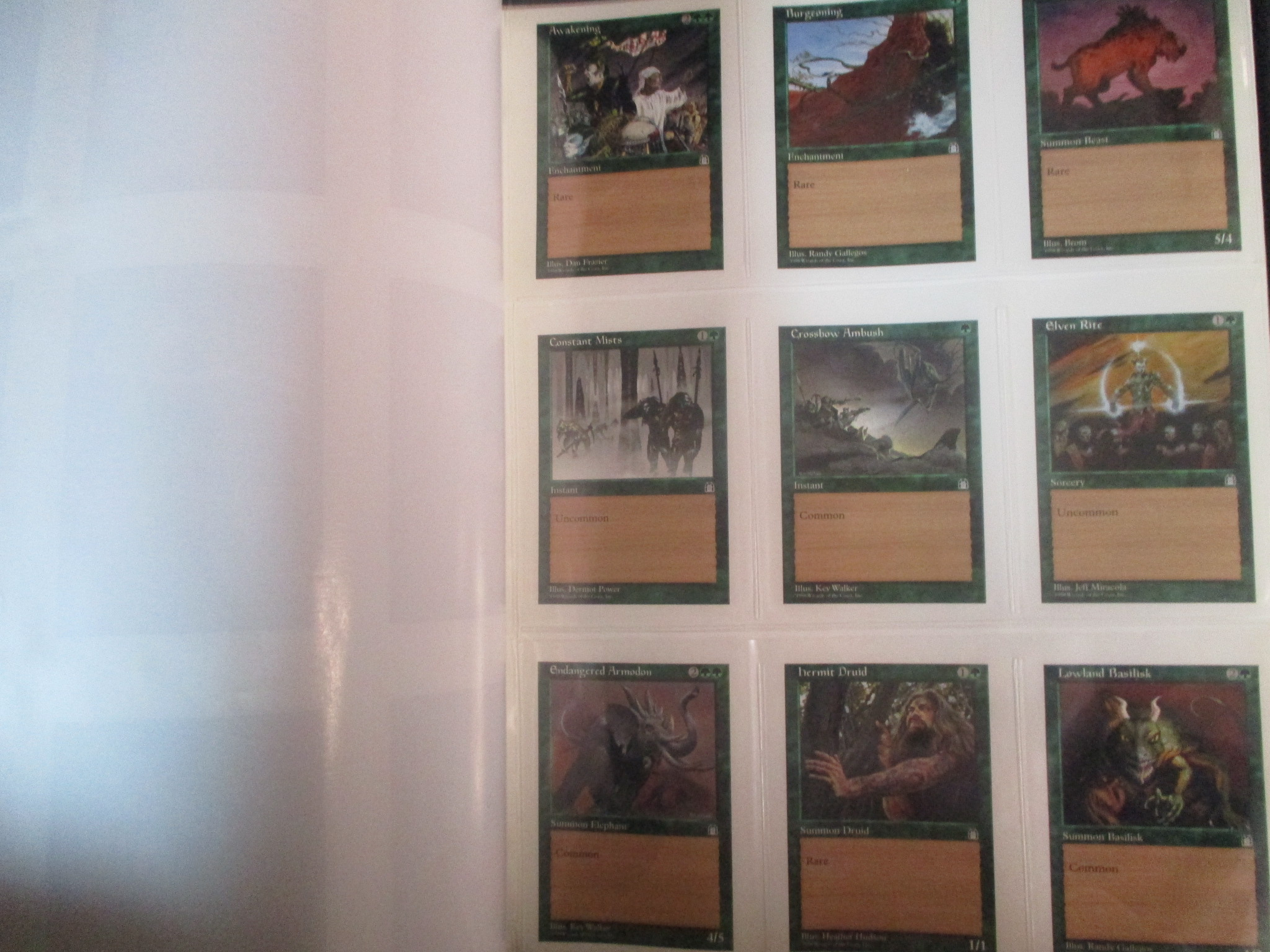 MTG Stronghold 3-Ring Binder W/ Inserts