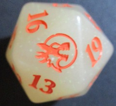 Midnight Hunt 32 mm Oversized Spindown Dice (Yellow)
