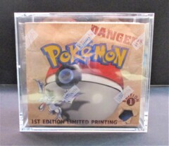 Fossil 1st Edition Booster Box with acrylic (SEALED)
