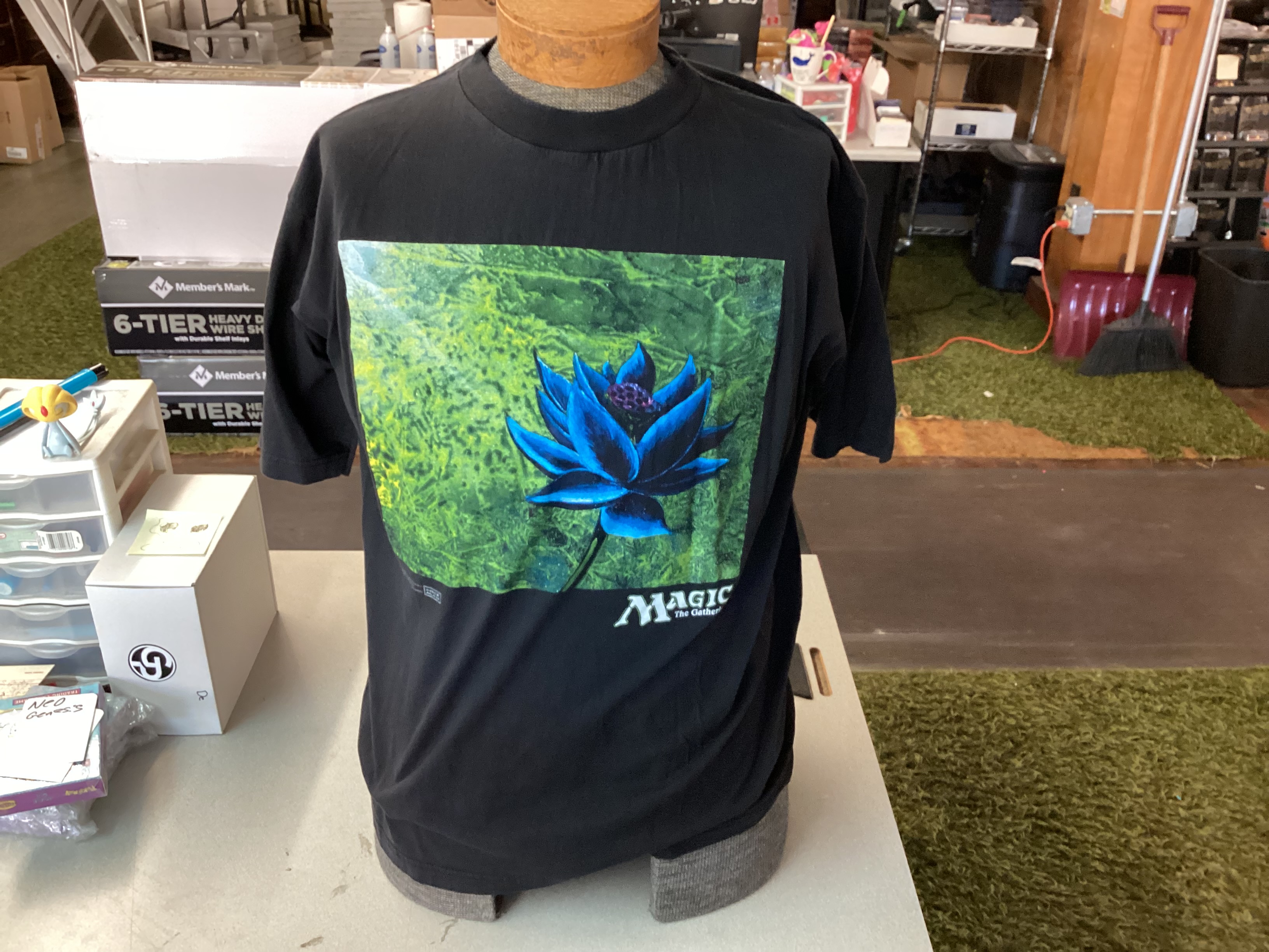 Magic The Gathering Black Lotus Shirt (XL) USED