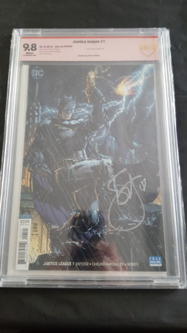 justice league #1 Signed Scott Snyder
