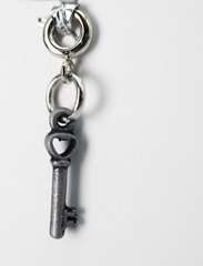 Traveler's Trinkets: Key Charm