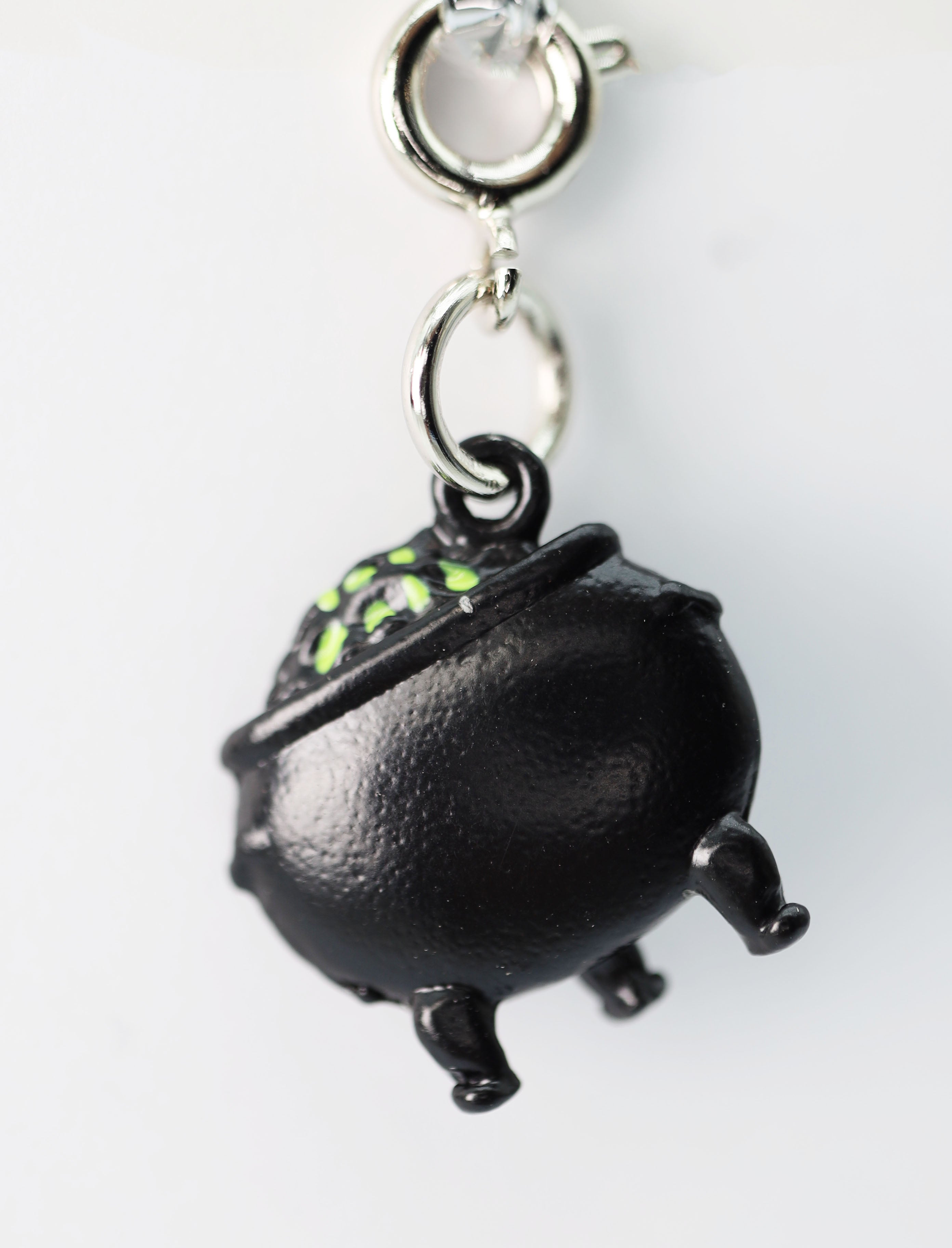 Travelers Trinkets: Cauldron Charm