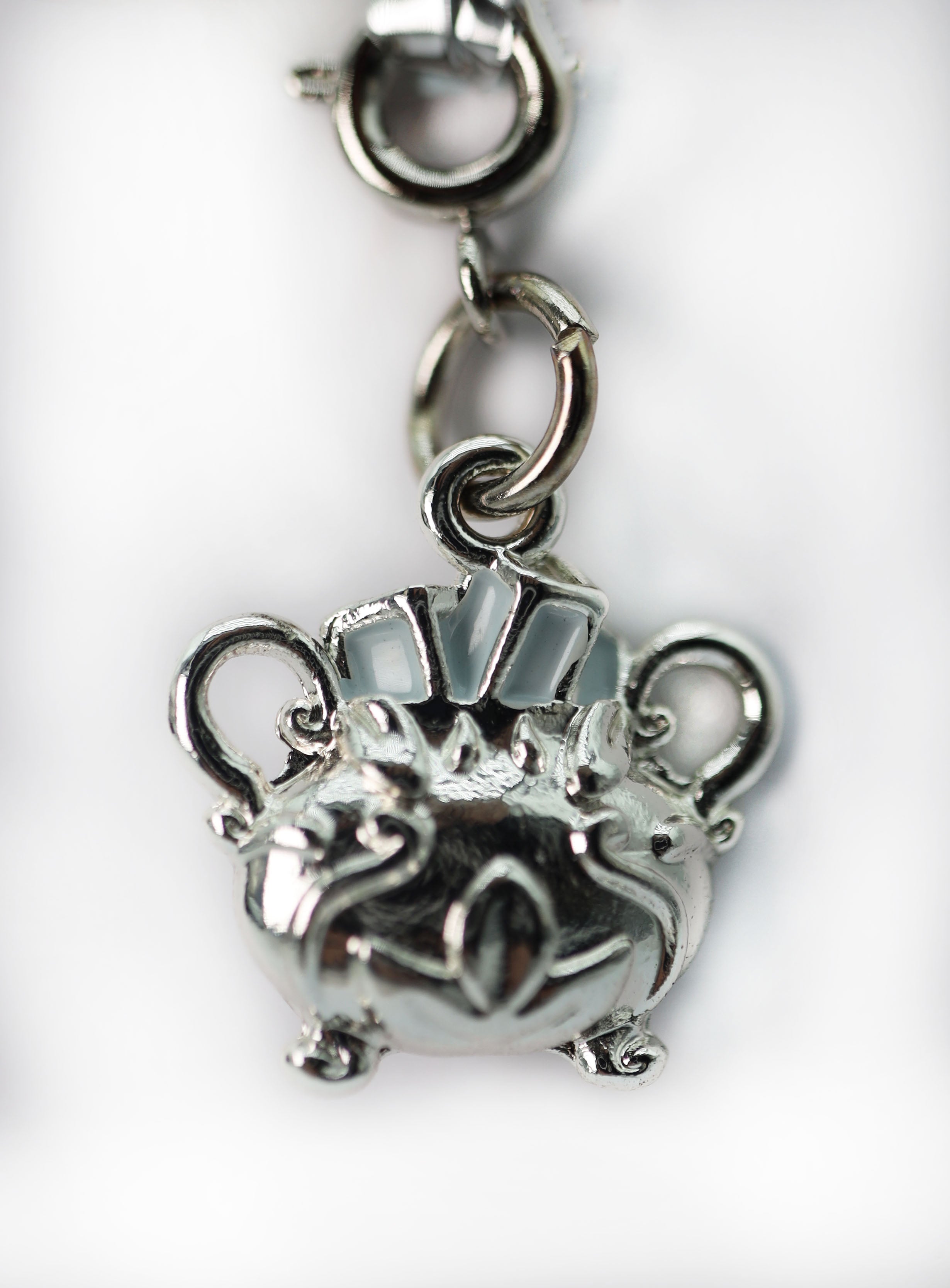 Travelers Trinkets: Mithril Sugar Bowl Charm