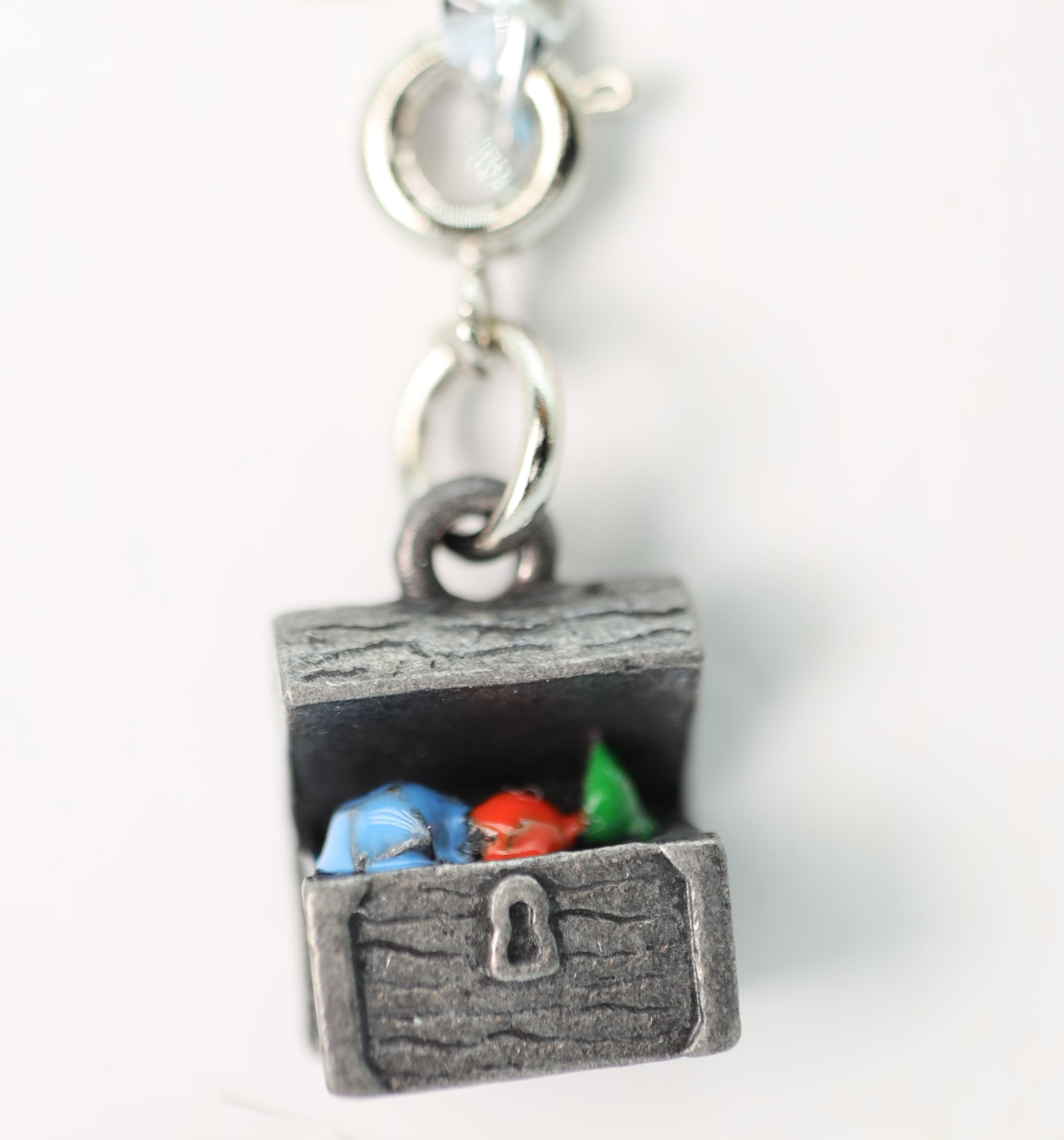 Travelers Trinkets: Treasure Chest Charm