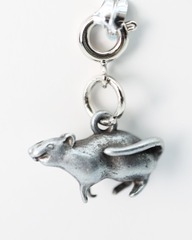 Traveler's Trinkets: Rat Charm