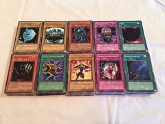 500 Assorted Yugioh Cards Including Rare, Ultra Rare and Holographic Cards