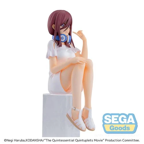 Quintessential Quintuplets Miku Nakano Premium Perching Statue