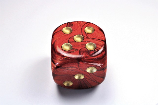 Scarab® 50mm w/pips Scarlet/gold d6 DC5004