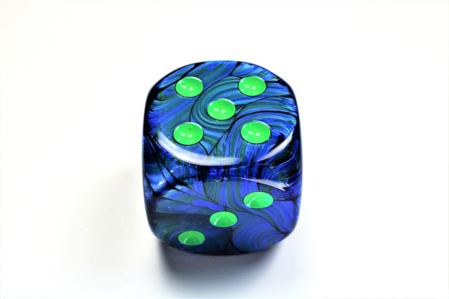 Lustrous® 50mm w/pips Dark Blue/green d6 DL5086