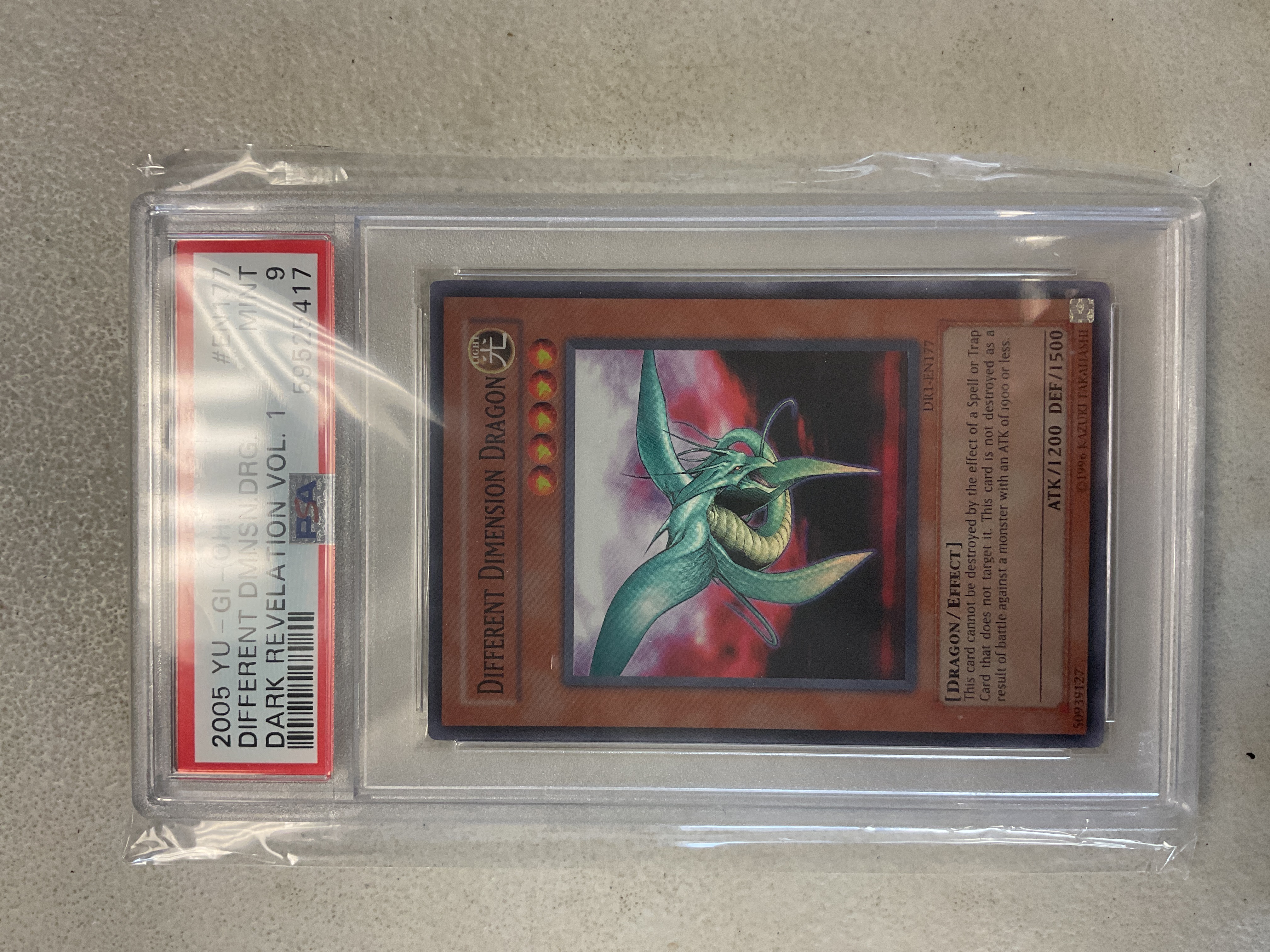 Different Dimension Dragon - DR1-EN177 PSA 9