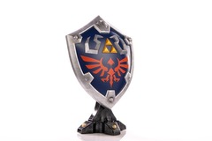 ZELDA BREATH OF THE WILD LIGHT UP HYLIAN SHIELD