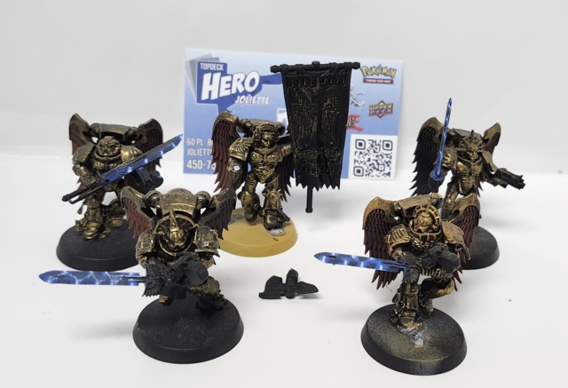 Blood Angels : Sanguinary Guard With Banner - Used - Painted