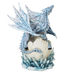 Dragon Hatchling on Crystal 10678