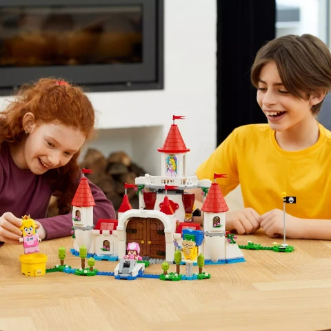 LEGO Super Mario - Princess Peachs Castle Set (71408)