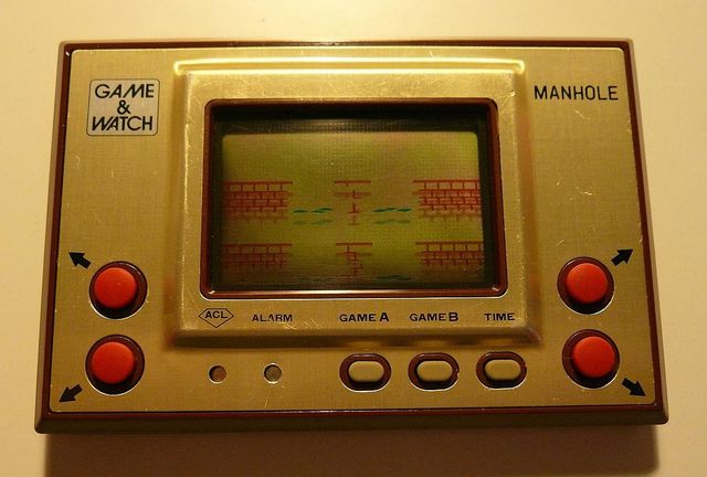 Game & Watch: Manhole (Single Screen - Gold Series) - Video Games » Nintendo  Game & Watch - Wii Play Games