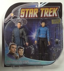 RJ1233: Star Trek: Captain James T. Kirk and Spock: Dilithium Collection 170/1701: Diamond Select: 2010