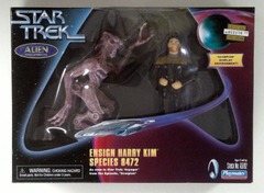 RJ0270: Star Trek: Captain James Kirk with Balok and Balok's Puppet: The Corbomite Maneuver Display Environment: Playmates: 65182: 1998: NIB