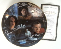 RJP053: AUTOGRAPHED: Star Trek: Voyager Plate Collection: Bonds of Friendship: The Hamilton Collection: 0890B