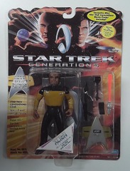 RJ6432: ERROR: Star Trek: Generations: Lieutenant Commander Worf: 2 Serial Numbers: Playmates: 6922: 1994