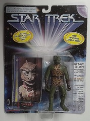 RJ6151: ERROR: Star Trek: Captain Kurn Card w/ Gorn Figure: Playmates: 16020: 1997