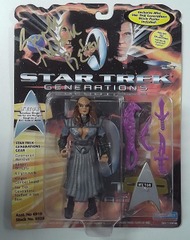 RJ1311: AUTOGRAPH: Star Trek: Generations: B'etor: Playmates: 6928: 1994