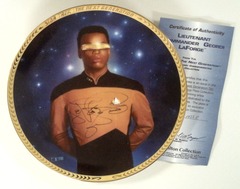 RJP080: AUTOGRAPHED: Star Trek: The Next Generation 5th Anniversary Plate Collection: Lieutenant Commander Geordi LaForge: The Hamilton Collection: 1088E