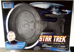 RJ0078: Star Trek: Starship Legends: U.S.S. Enterprise NCC-1701-D: Diamond Select: 2008: NIB